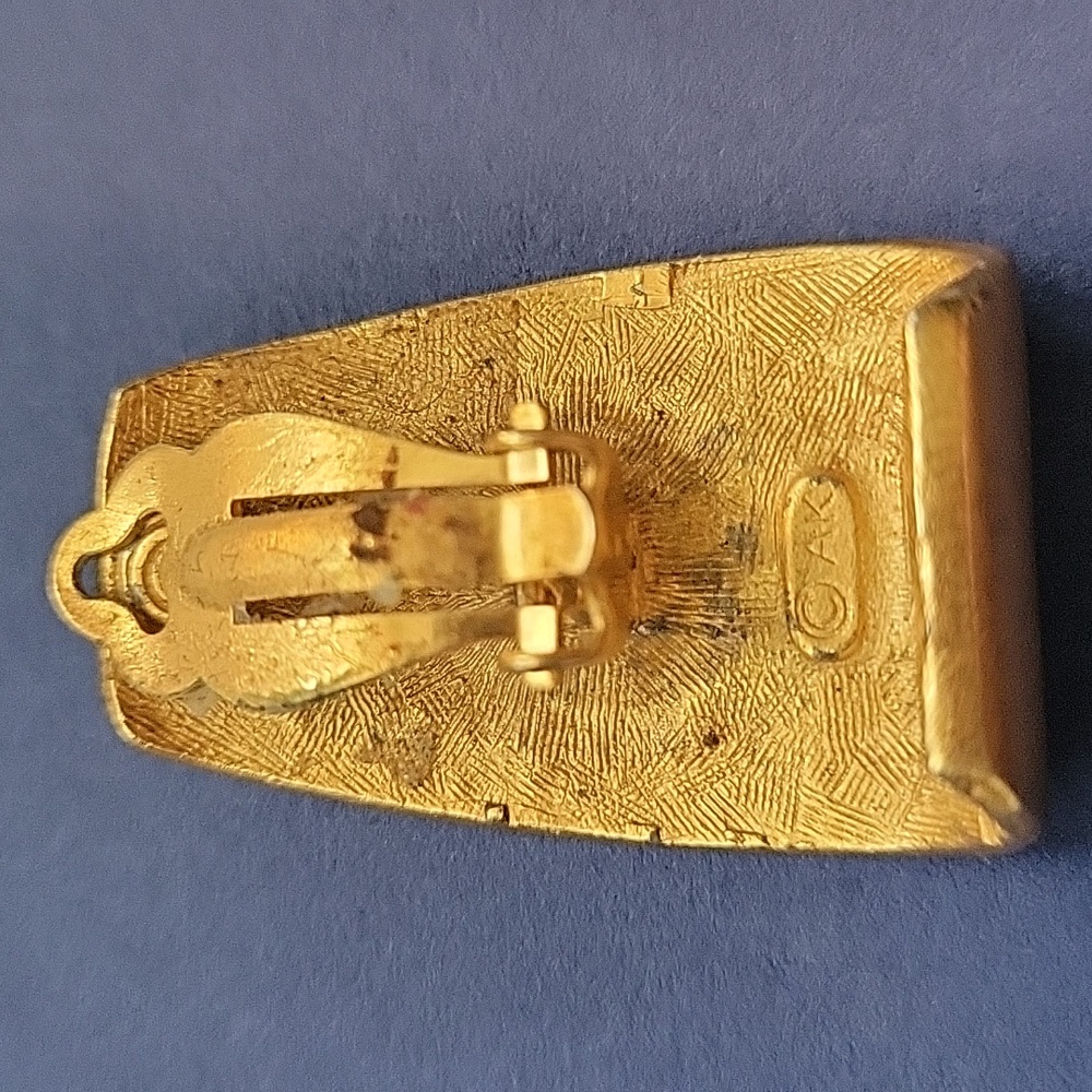 Vintage Anne Klein Brushed Gold Tone Rectangular Clip On Earrings - Picture 4 of 4